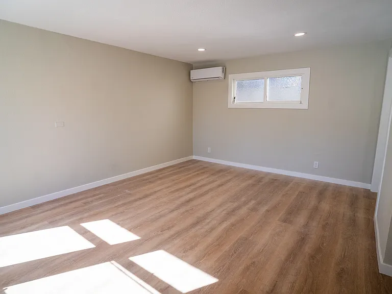 4155 Elm Ave — Photo 2