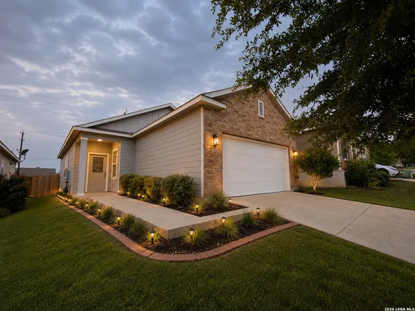 4937 HALLIES GDN, St Hedwig, TX 78152
