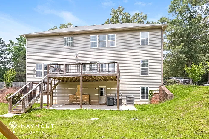 7 bed, 4.0 bath, 3385 sqft, $3,545 — Photo 3