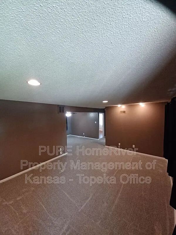 2 bed, 1.0 bath, 960 sqft, $1,250 — Photo 3