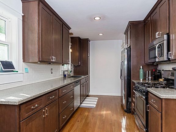3rd image of 1612 N Roosevelt Ave