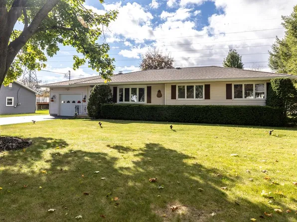 129 Holiday Dr, Horseheads, NY 14845