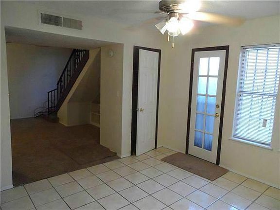 2nd image of 11100 La Quinta Pl APT C
