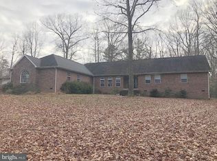 6818 Buckeye Dr, Hughesville, MD 20637
