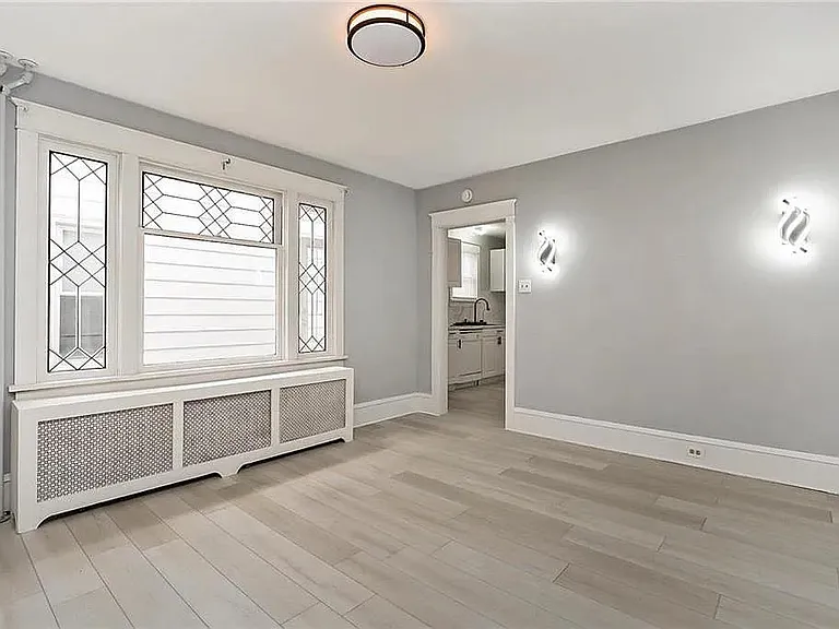 19 E Center St — Photo 4