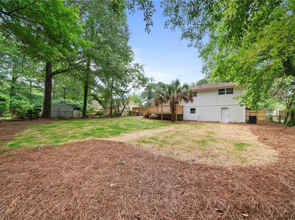 8432 Magnolia Dr, Jonesboro, GA 30238