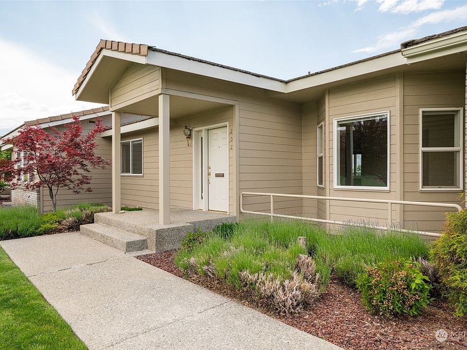1380 Eastmont Avenue UNIT 202, East Wenatchee, WA 98802 Zillow