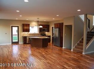 2636 Pinewood Ridge Dr SE, Rochester, MN 55904