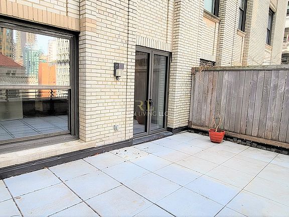 4th image of 20 Pine St APT 1910