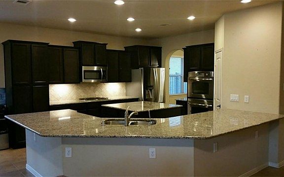 4th image of 83 S Greenprint Cir