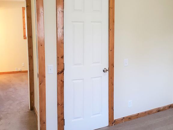 5th image of 123 10th St #123