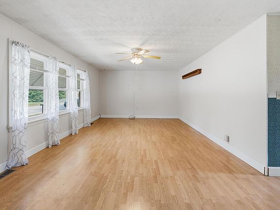 2nd image of 2414 Sunset Dr