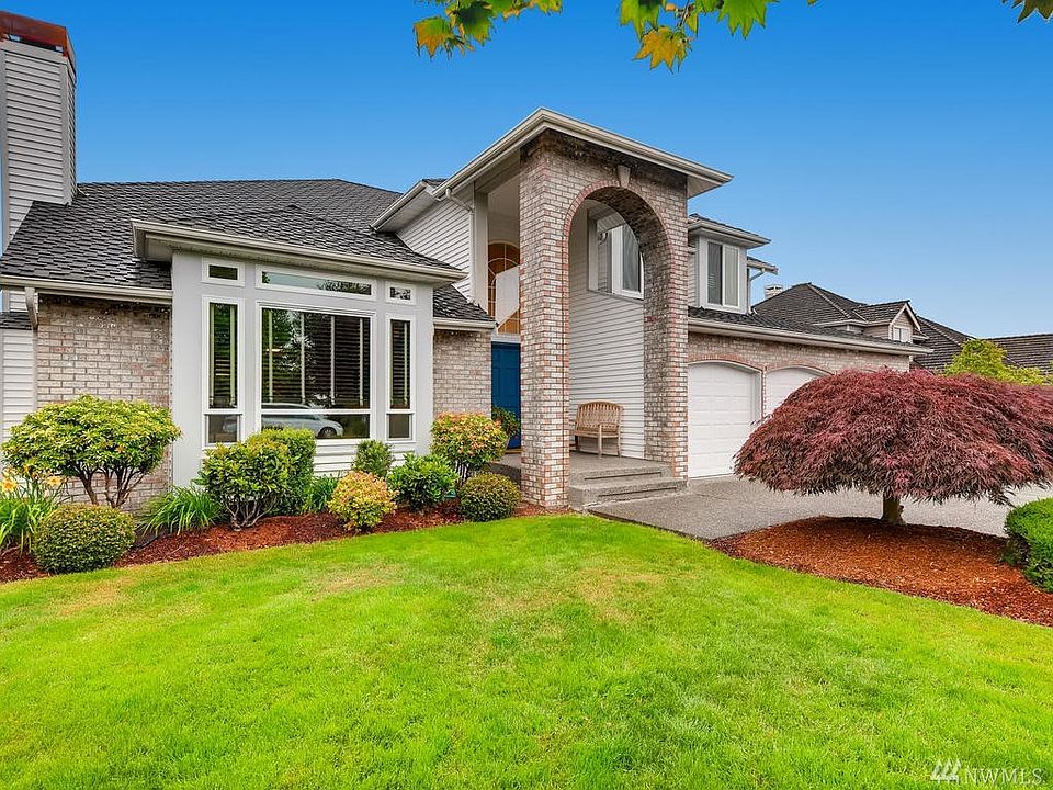 One of the beauties on Orca Drive