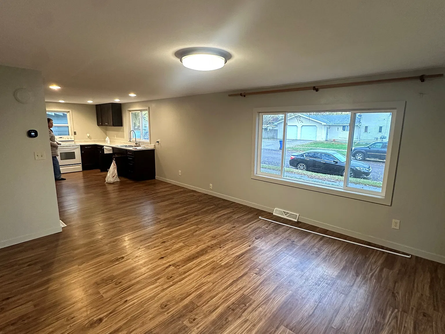 5 bed, 1952 sqft, $1,800 — Photo 3