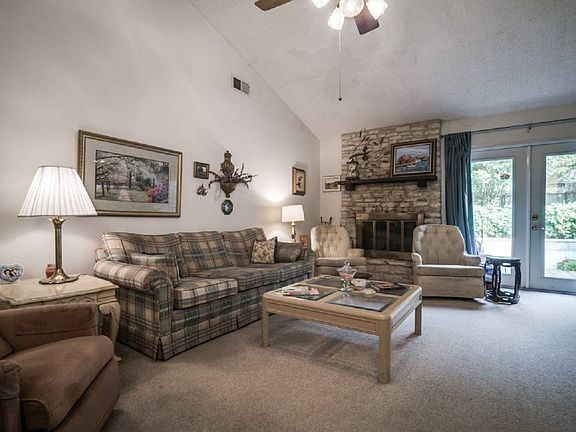 4th image of 5919 Echoway St