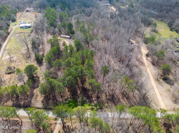 285 Rebecca Dr #30, Byhalia, MS 38611