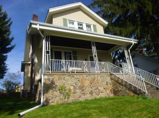 693 Mozart Rd, Wheeling, WV 26003