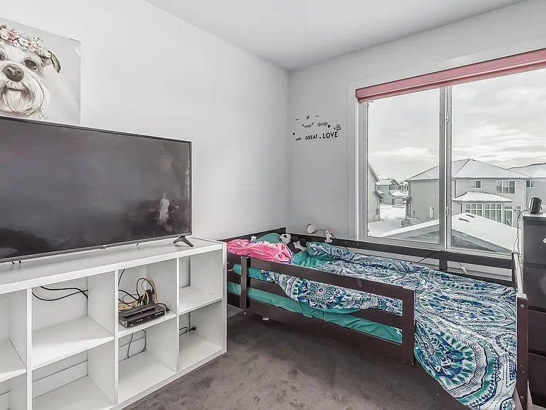 173 Cavanagh Cmn SW — Photo 21