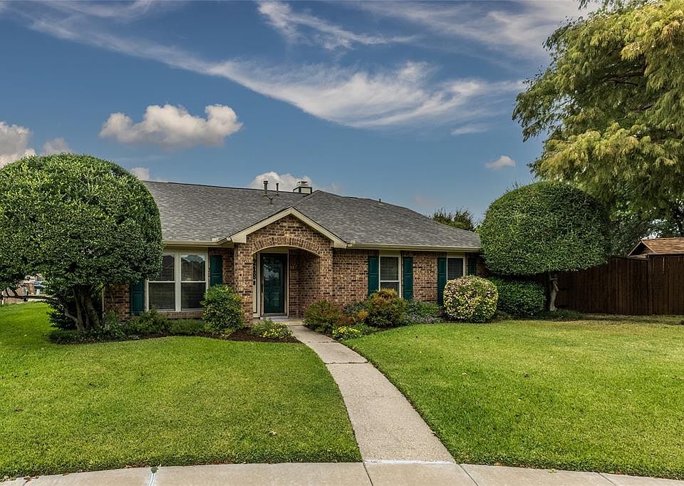 1st image of 218 Carolina Ct