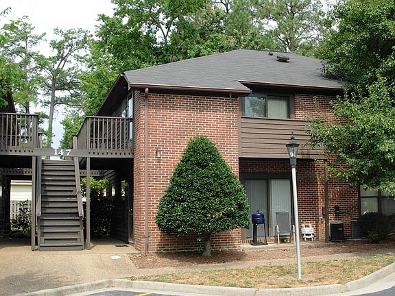 2nd image of 147 Windsor Castle Dr APT G