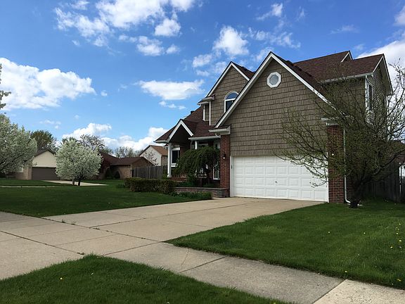 5th image of 28461 Wales Dr