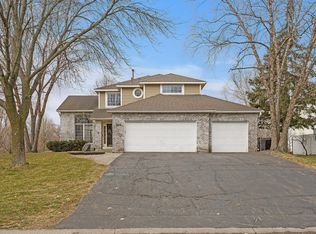 3074 Meadow Brook Dr, Woodbury, MN 55125