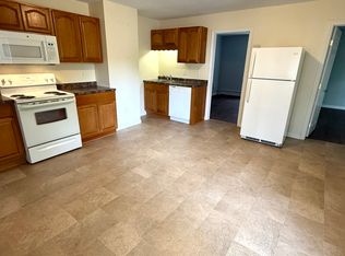 16 Thomas St #1, Southbridge, MA 01550