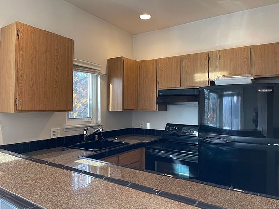5th image of 1828 11th Ave APT 106