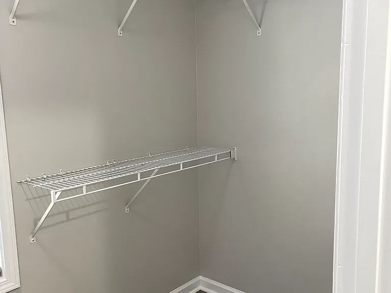 166 Rosemont Ct — Photo 32