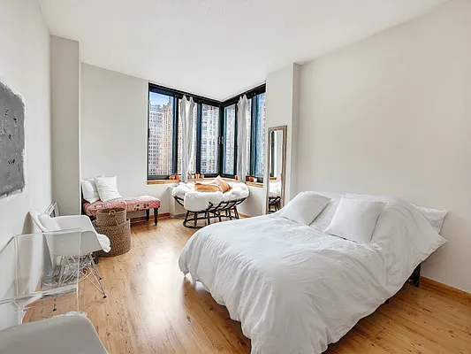 Sold by Sotheby's International Realty | media 10