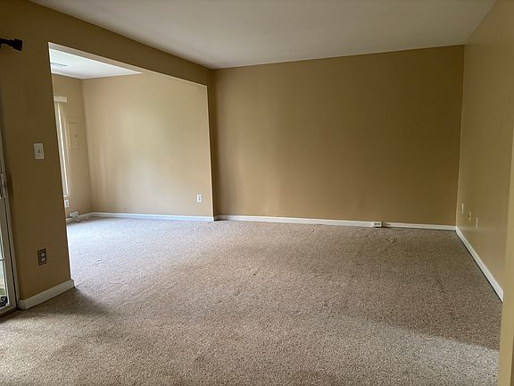 4th image of 2453 Fox Stream Ln