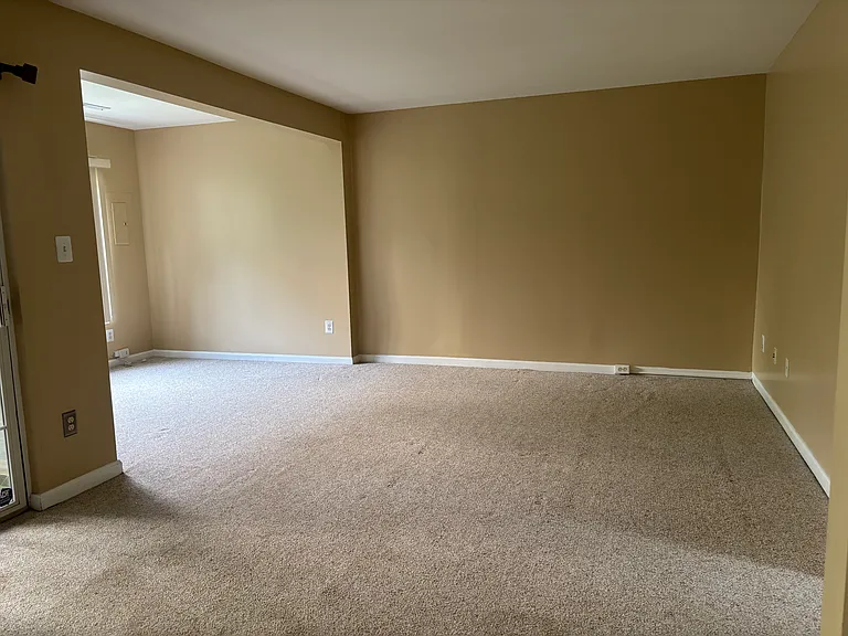 2453 Fox Stream Ln — Photo 4