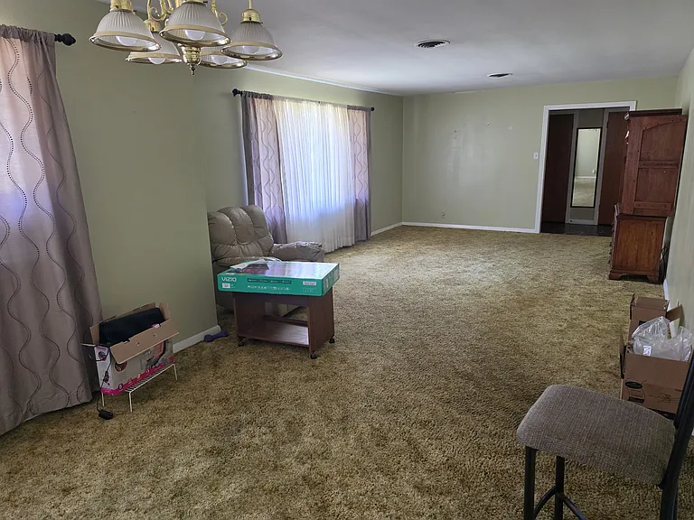 807 Woodlawn Ave — Photo 4