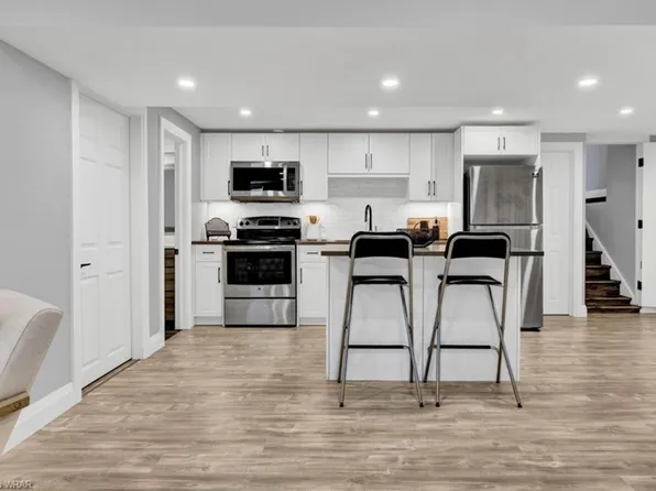 256 Parkmount Drive Waterloo, 256 Parkmount Dr, Waterloo, ON N2L 4L9