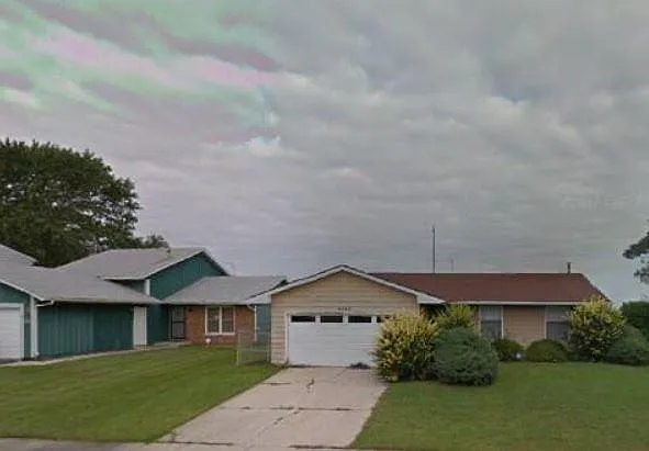 3 bed, 1388 sqft, $1,886 — Photo 1