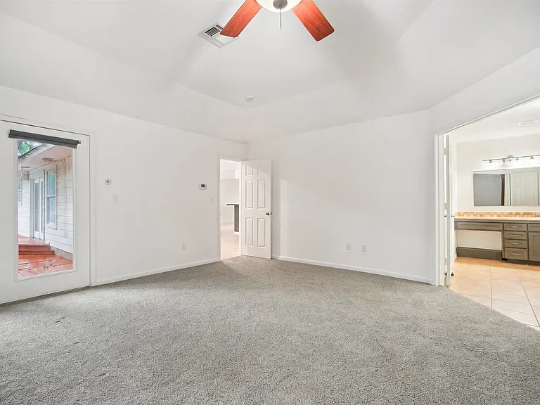 3106 E Palm Valley Blvd — Photo 17