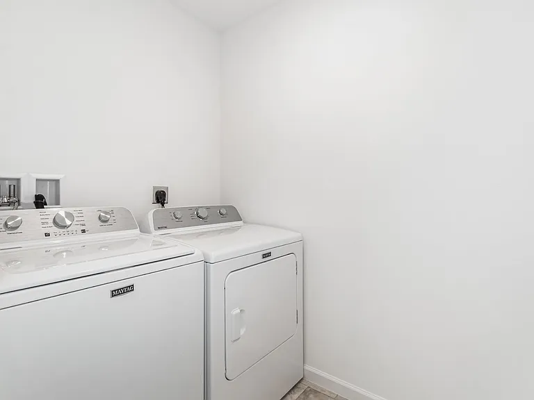 7843 Briarwood Dr — Photo 22