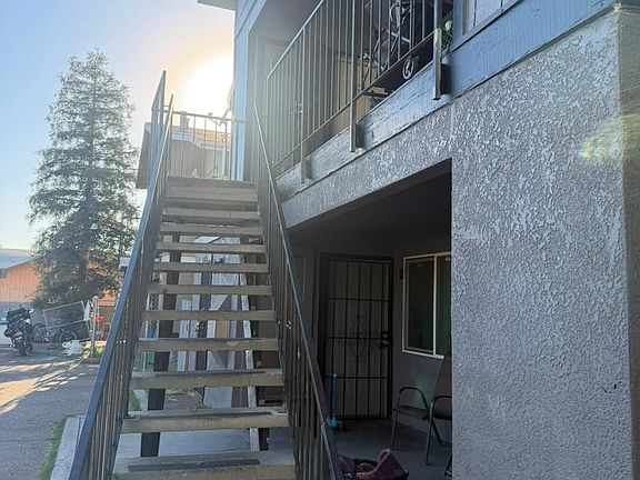 5th image of 2721 E Hammond Ave