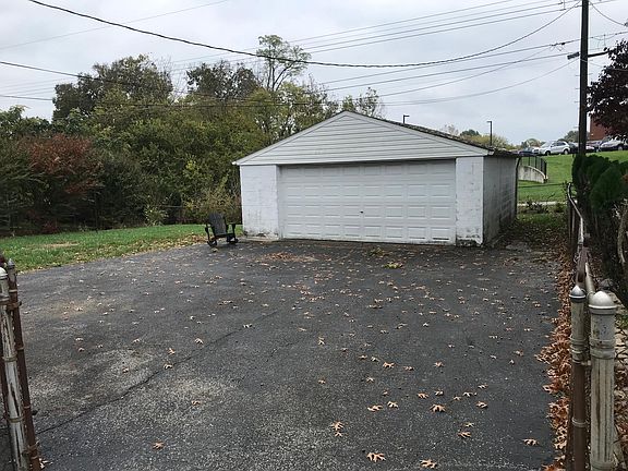 5th image of 522 Sandalwood Dr