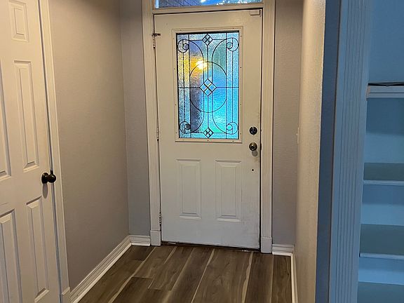 5th image of 2700 SE 5th St