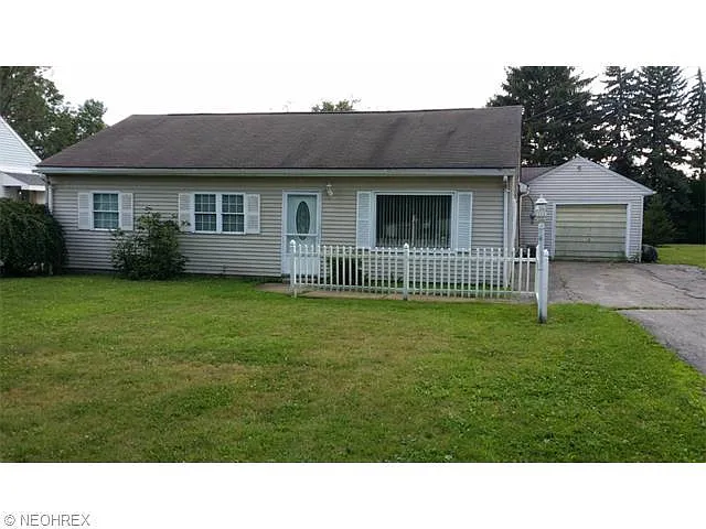 104 Howard Ave photo 1