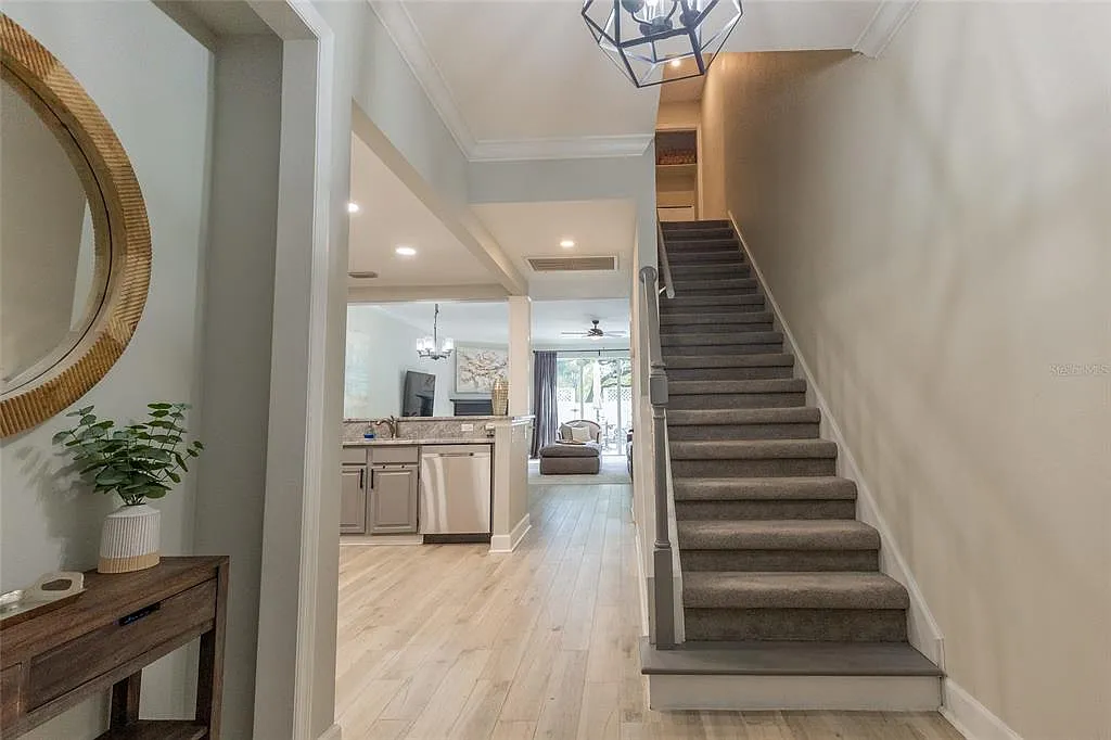 3 bed, 3.5 bath, 2134 sqft, $5,800 — Photo 4