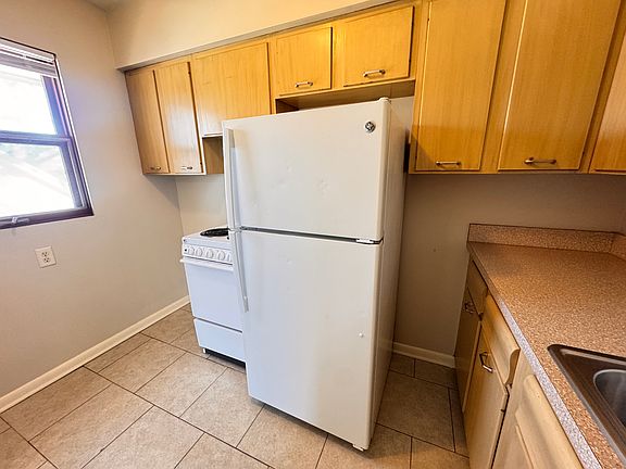 4th image of 1228 Garfield St #10