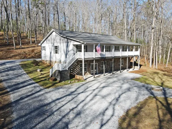 320 Buford Dr, Young Harris, GA 30582