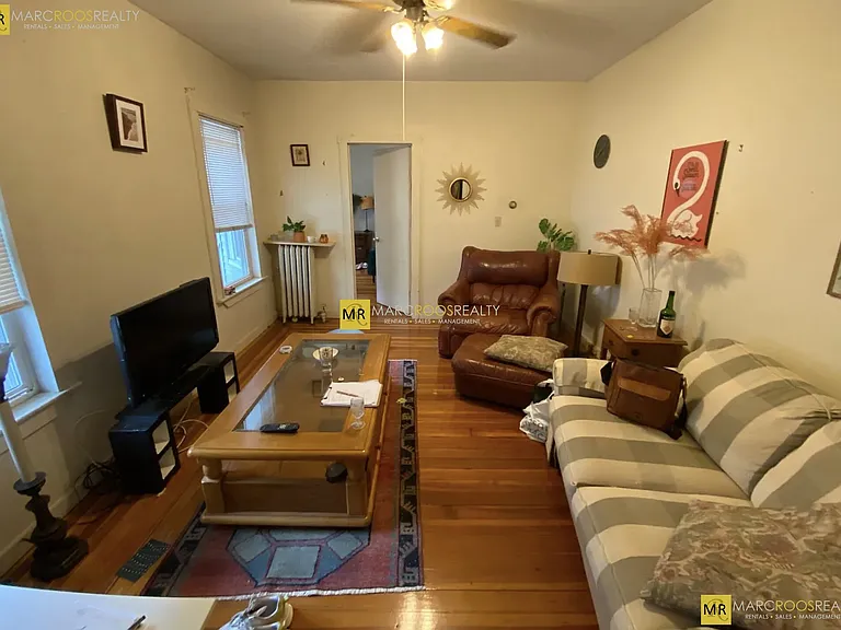 5 Lowell Cir #1 — Photo 2