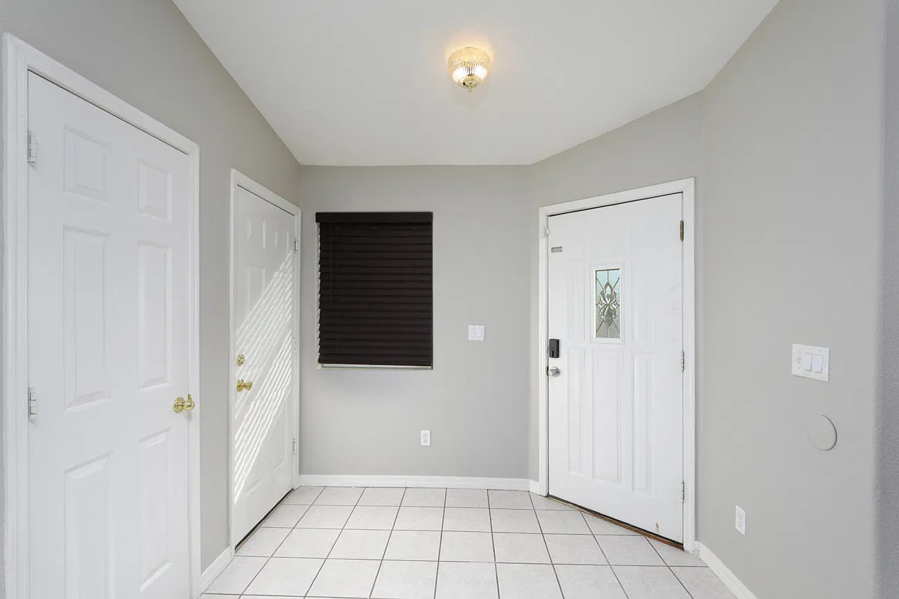 3 bed, 1595 sqft, $2,595 — Photo 4