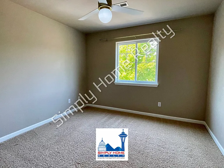 4661 Helena Ave SE — Photo 13