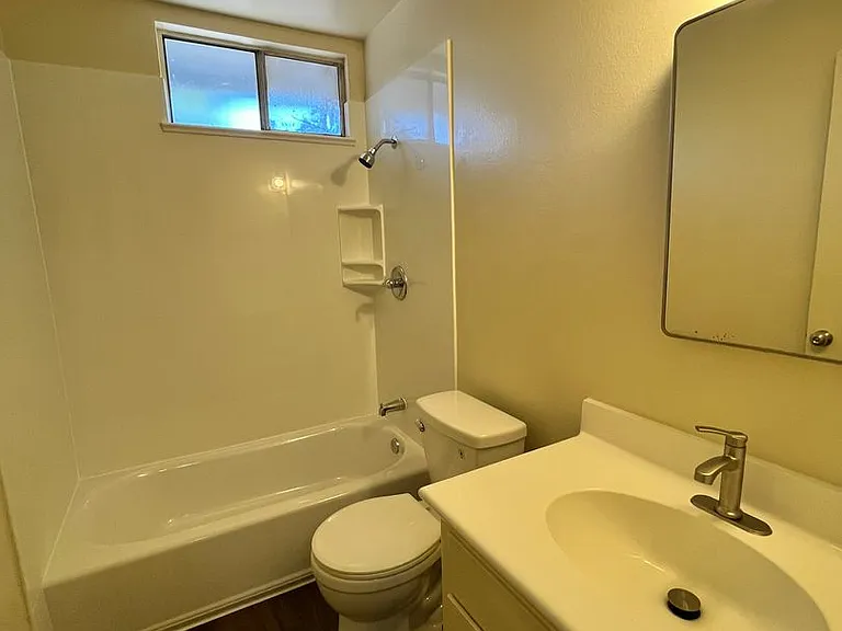 1100 Lucern Ave — Photo 6