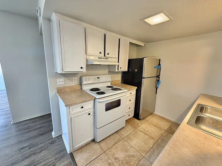 7321 Melrose Ln — Photo 13