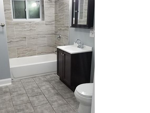 5th image of 7915 S Eberhart Ave #G